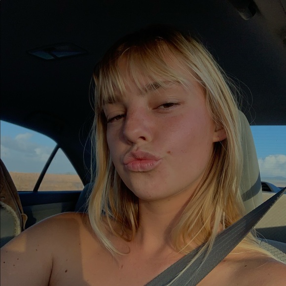 Meet your Posher, Isabel - Picture 2 of 2